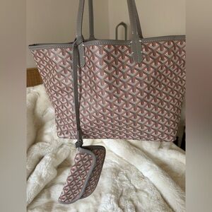 🌺VERY HIGH QUALITY PINK AND GRAY TOTE WITH ATTACHED POUCH🌺